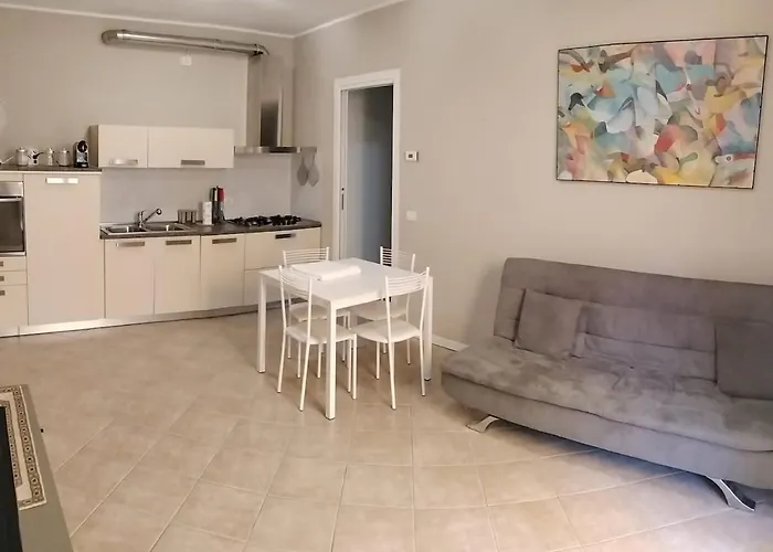 Casa Maria Teresa, Piscina E Campo Da Tennis * Colico